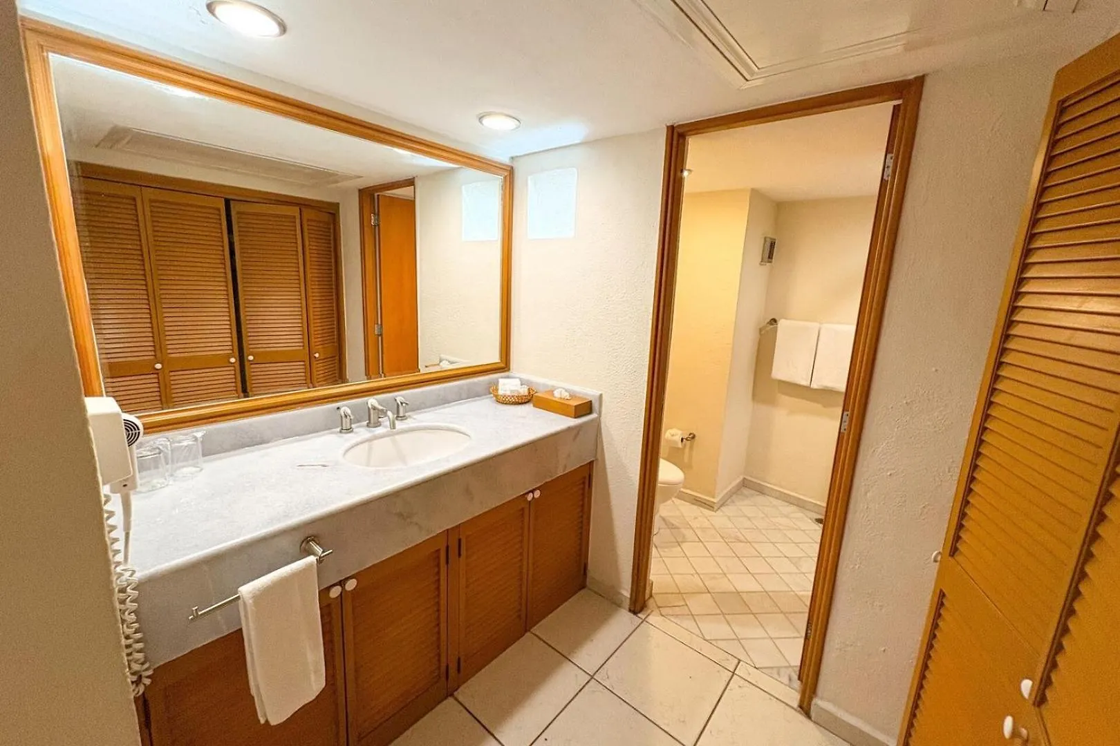 Ocean View & Hotel Amenities! Puerto Vallarta